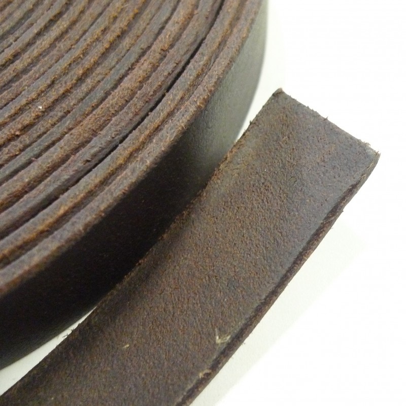 Pince pour poinçonner les lanières de cuir de 2 à 4,5 mm.
